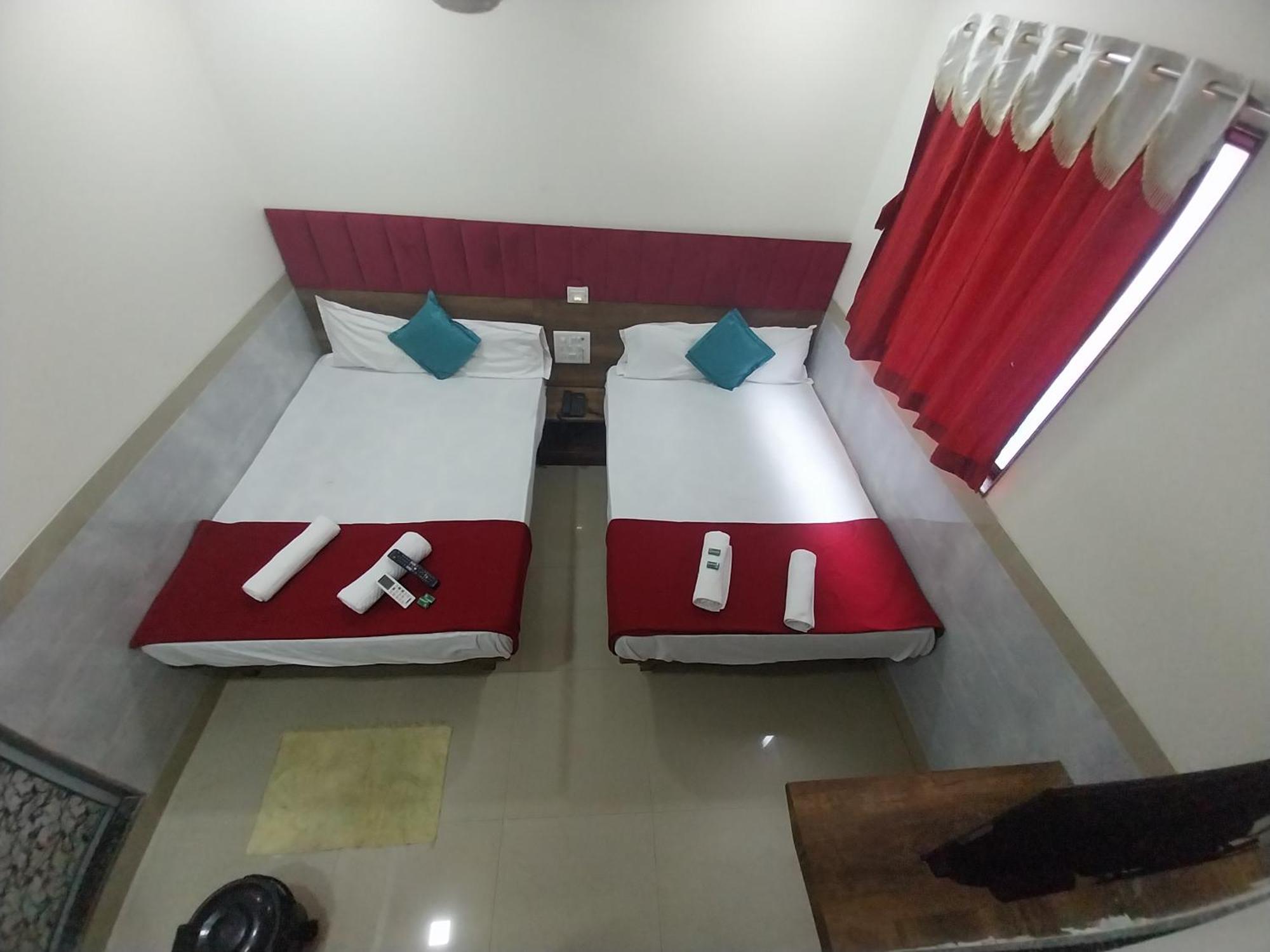 Hotel New Balaji Residency Mumbai Exterior foto